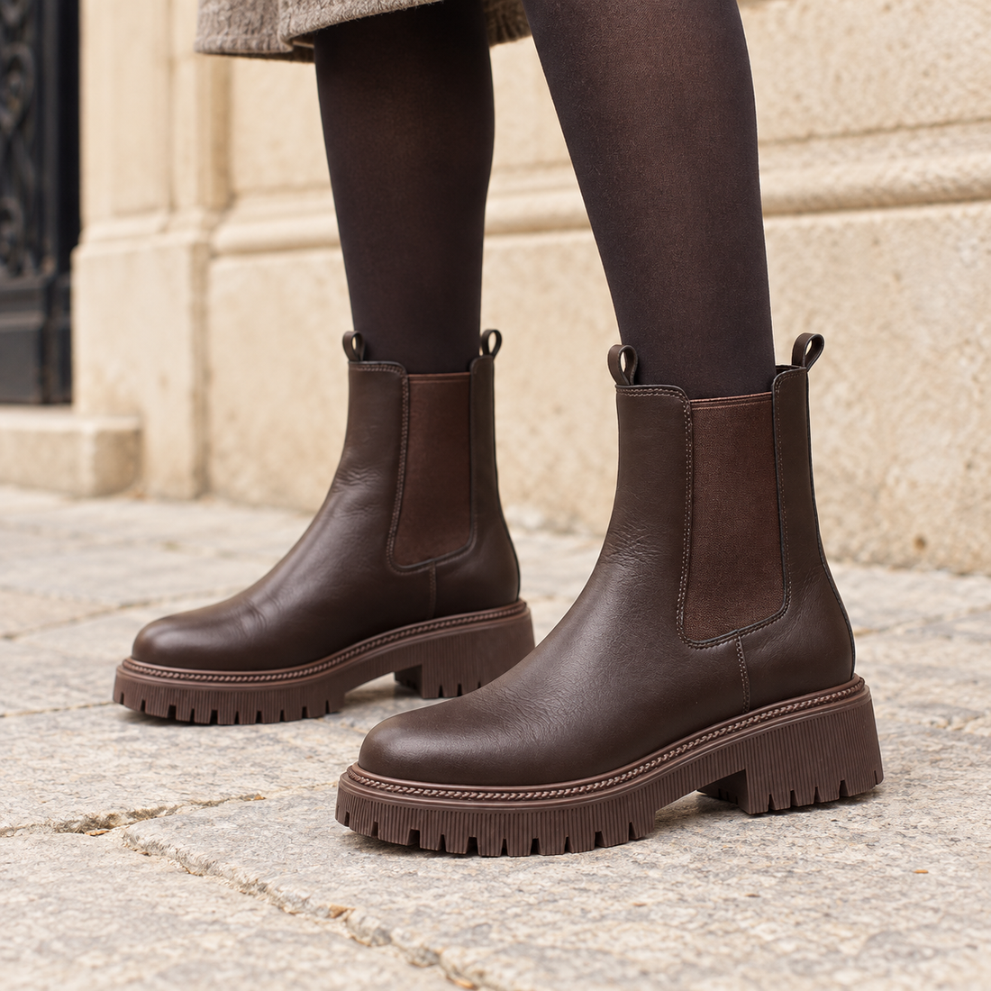 JULIA Botines Chelsea – Estilo con Carácter