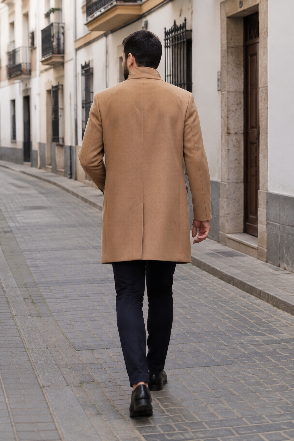 LEONARDO Abrigo Largo – Elegancia Atemporal